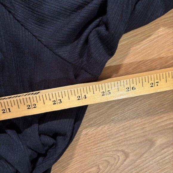 Lane Bryant Navy Blue Faux Wrap Rib Knit Long Sleeve Top EUC 18/20 - Picture 5 of 5